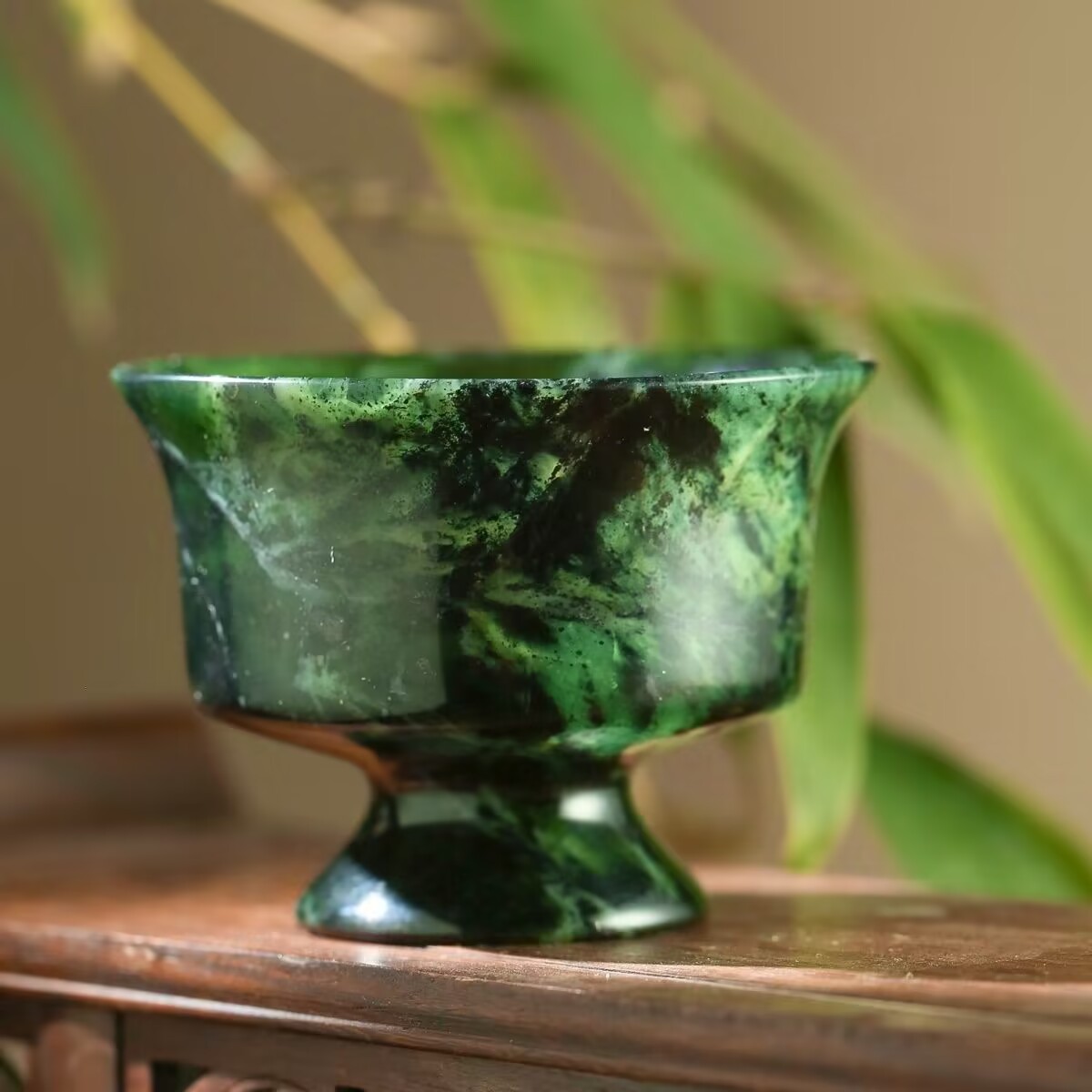 ナチュラルグリーンヒスイティーカップ石茶セット本物のチベット - Gongfu Tea Set のレビューと価格